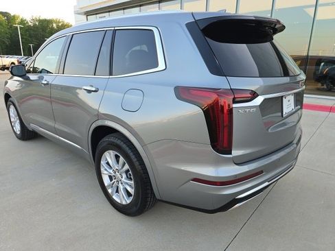 New 2025 Cadillac XT6 Luxury image 3