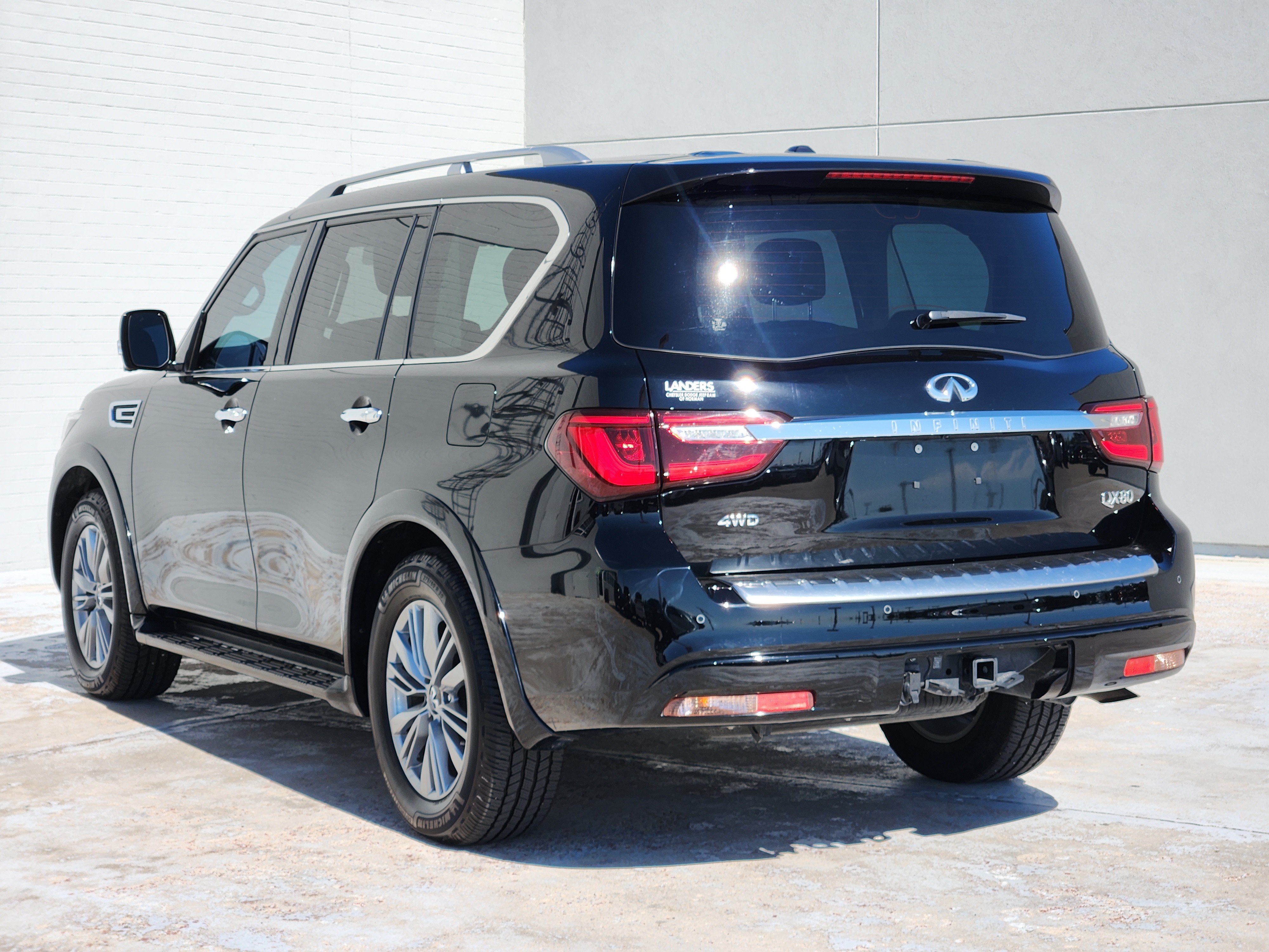Used 2023 INFINITI QX80 Luxe w/ Cargo Package AWD/4WD image 6