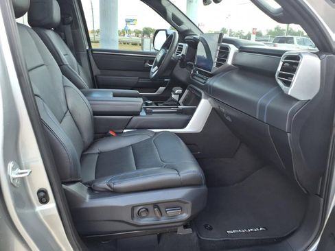 Certified 2025 Toyota Sequoia Platinum AWD/4WD image 19