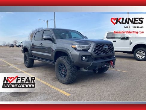 Used 2023 Toyota Tacoma TRD Off-Road w/ Advanced Technology Package image 1