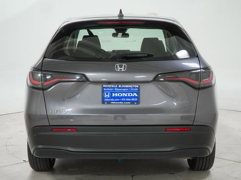 Used 2023 Honda HR-V LX image 9