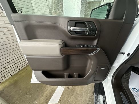Used 2021 GMC Sierra 1500 SLT w/ SLT Premium Plus Package AWD/4WD image 22