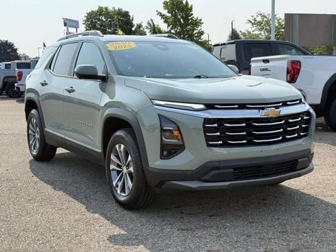 Used 2025 Chevrolet Equinox LT w/ Convenience Package II AWD/4WD image 4