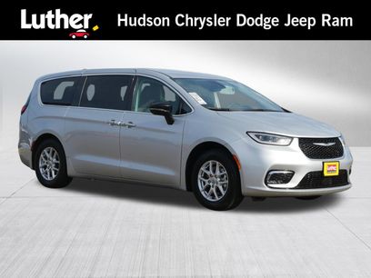 Used 2024 Chrysler Pacifica Touring-L