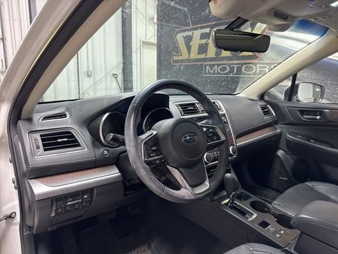 Used 2019 Subaru Outback 2.5i Limited w/ Popular Package #2 image 5