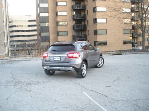 Used 2019 Mercedes-Benz GLA 250 4MATIC image 13