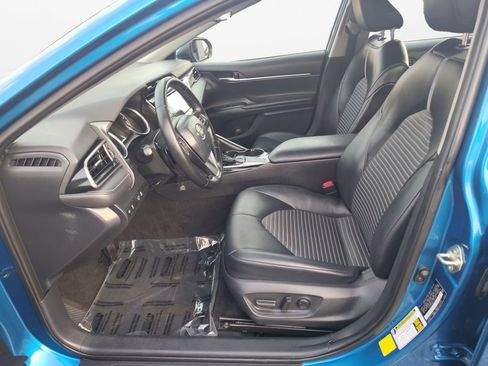 Used 2020 Toyota Camry SE image 18