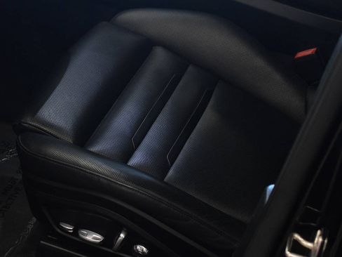 Used 2018 Porsche Panamera 4 AWD/4WD image 68