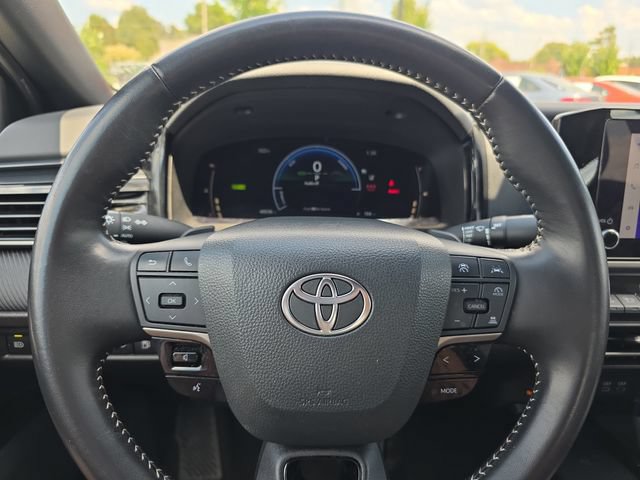 Used 2025 Toyota Camry SE FWD image 18