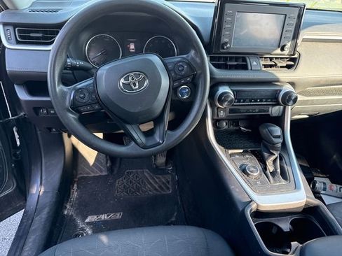Used 2019 Toyota RAV4 XLE w/ Carpet Mat Package AWD/4WD image 18