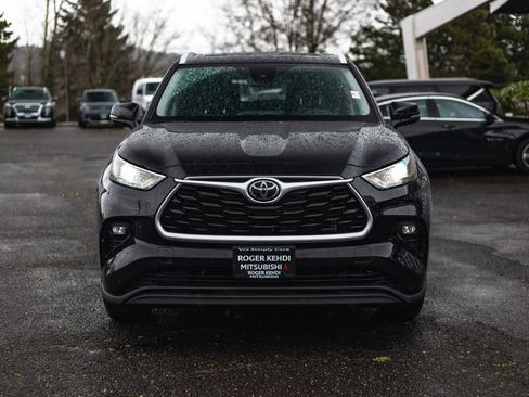 Used 2023 Toyota Highlander XLE image 7