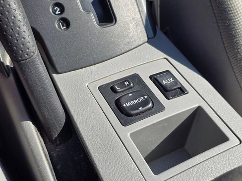 Used 2009 Toyota RAV4 4WD image 20