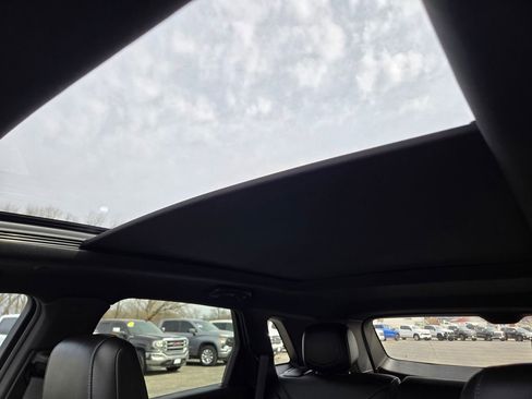 Used 2023 Cadillac XT5 Sportv AWD/4WD image 16