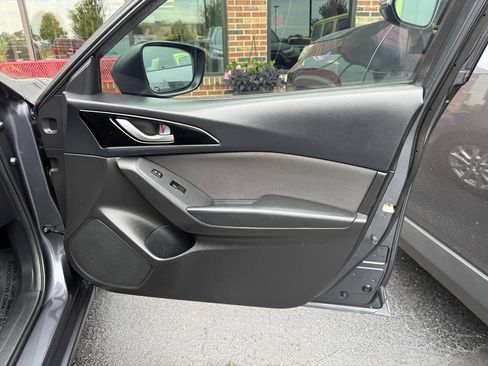 Used 2016 MAZDA MAZDA3 i Sport w/ Preferred Equipment Package FWD image 23