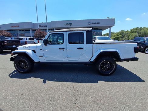 Used 2025 Jeep Gladiator Mojave AWD/4WD image 5