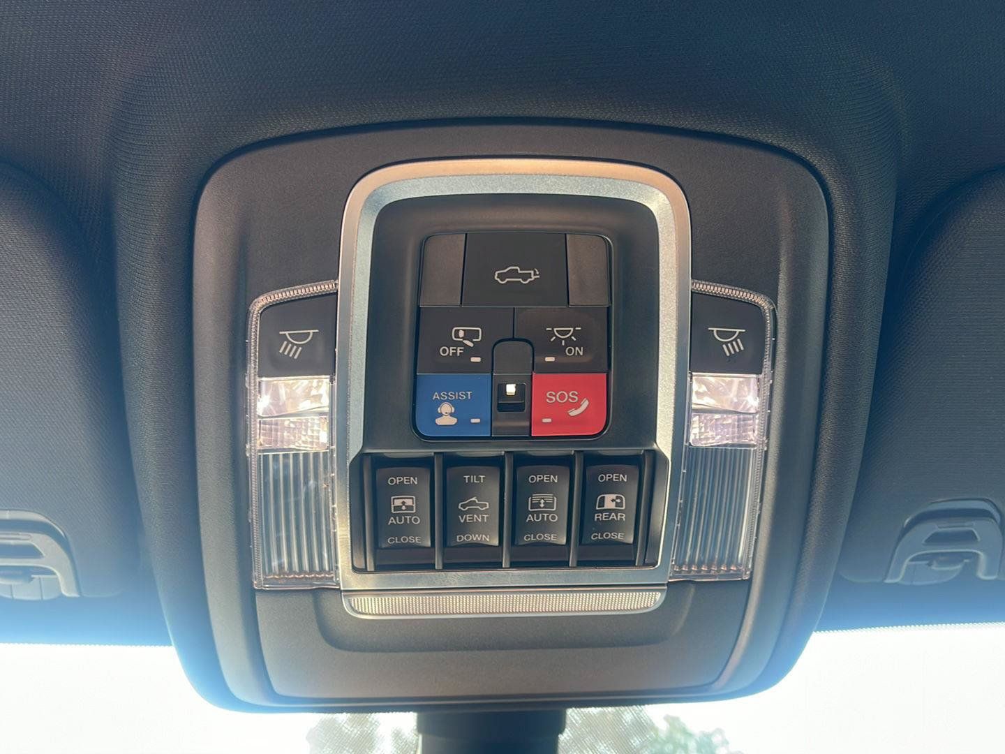 Used 2020 RAM 1500 Laramie w/ Sport Appearance Package AWD/4WD image 33