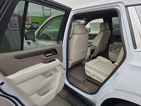 New 2026 GMC Yukon Denali AWD/4WD image 16