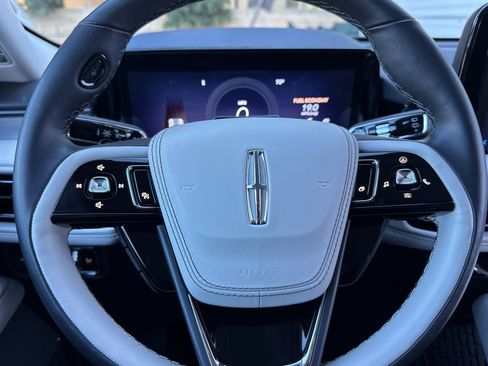 Used 2025 Lincoln Aviator Reserve image 23