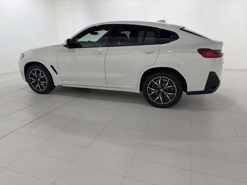 Used 2025 BMW X4 xDrive30i w/ Premium Package AWD/4WD image 2