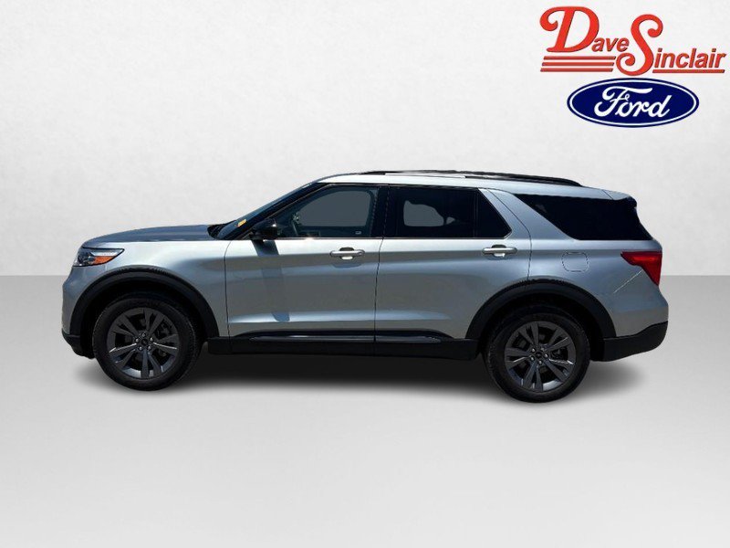 Used 2024 Ford Explorer XLT w/ Equipment Group 202A AWD/4WD image 10