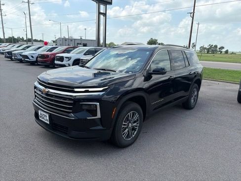 New 2026 Chevrolet Traverse LT w/ Driver Confidence Package AWD/4WD image 2