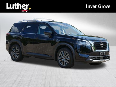 Certified 2024 Nissan Pathfinder SL w/ SL Premium Package AWD/4WD image 1