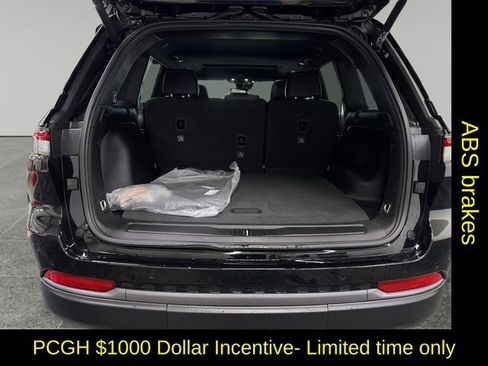 New 2026 Jeep Grand Cherokee Laredo image 13