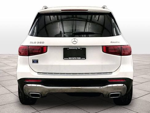 Used 2024 Mercedes-Benz GLB 250 4MATIC image 4