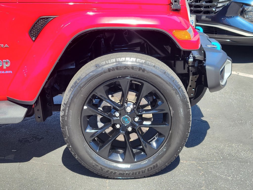 Used 2024 Jeep Wrangler Unlimited Sahara w/ Safety Group AWD/4WD image 28