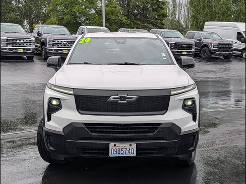 Used 2024 Chevrolet Silverado EV W/T AWD/4WD image 2