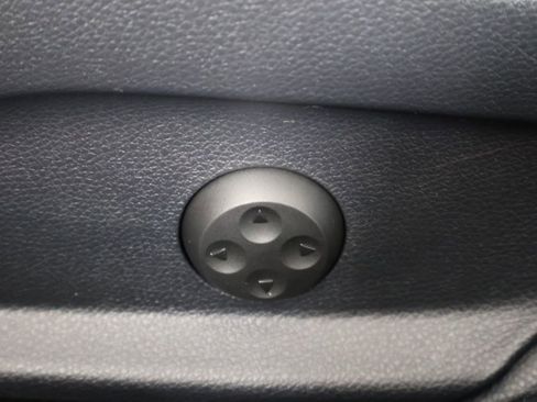 Used 2018 Mercedes-Benz C 300 4MATIC Sedan image 29