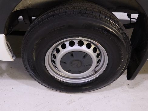 Used 2023 Mercedes-Benz Sprinter 2500 image 31