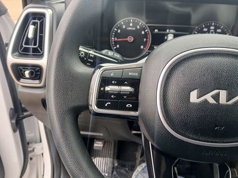 Certified 2023 Kia Sorento LX image 27