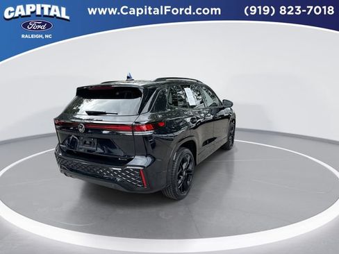 Used 2026 Volkswagen Tiguan SE R-Line AWD/4WD image 8