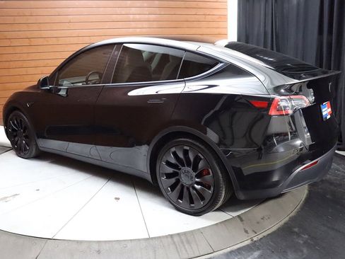 Used 2023 Tesla Model Y Performance image 10
