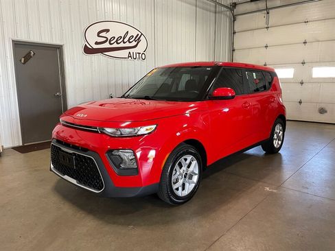 Used 2022 Kia Soul LX w/ Technology Package FWD image 1