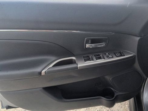 Used 2025 Mitsubishi Outlander Sport SE AWD/4WD image 11