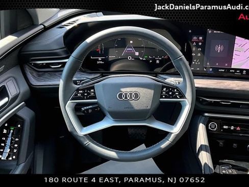 Used 2025 Audi Q5 Premium Plus w/ Premium Plus AWD/4WD image 5