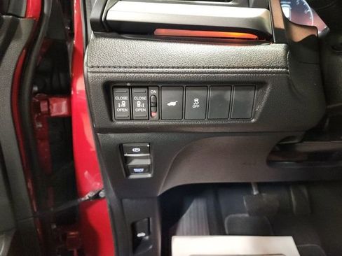 Used 2025 Honda Odyssey Sport-L image 19