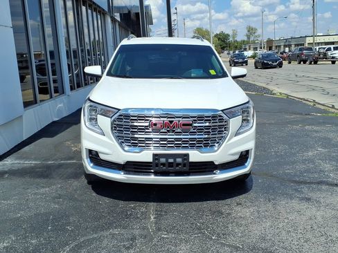 Used 2024 GMC Terrain Denali w/ Denali Premium Package AWD/4WD image 2