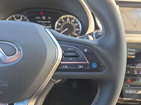 Used 2025 INFINITI QX55 Essential image 12