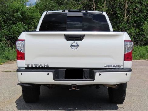 Used 2017 Nissan Titan PRO-4X AWD/4WD image 6