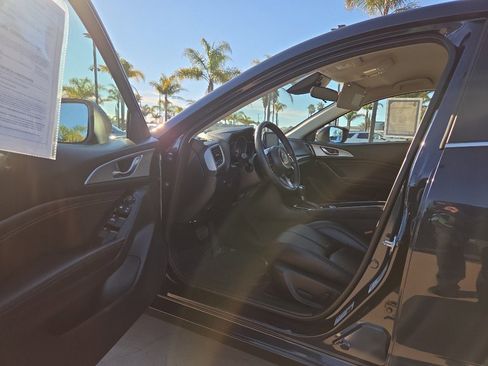 Used 2018 MAZDA MAZDA3 Touring image 10