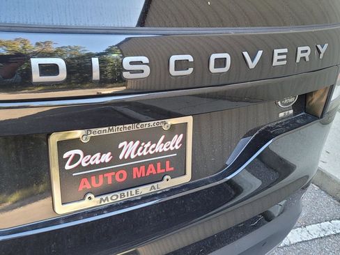 Used 2020 Land Rover Discovery SE image 35