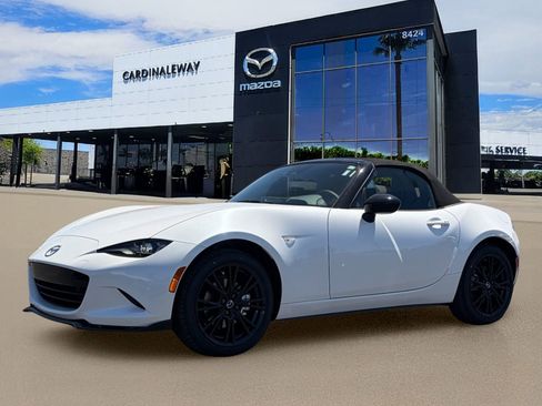 New 2026 MAZDA MX-5 Miata Club w/ Weather Package RWD image 2