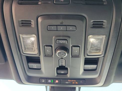 Used 2021 GMC Yukon Denali w/ Denali Ultimate Package AWD/4WD image 25