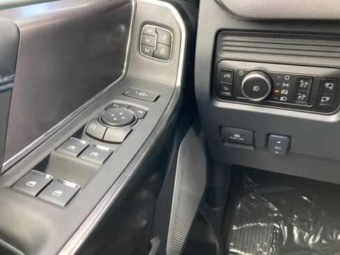 New 2026 Ford F250 Platinum w/ Tremor Off-Road Package AWD/4WD image 18