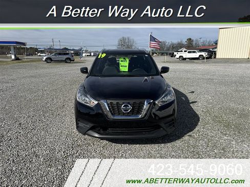 Used 2019 Nissan Kicks S FWD image 11