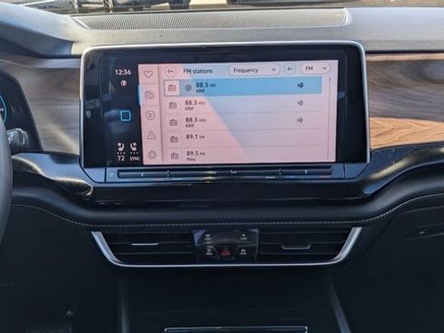 Used 2024 Volkswagen Atlas SE image 38