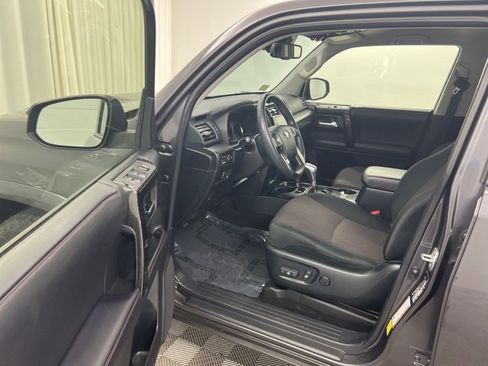 Used 2022 Toyota 4Runner TRD Off-Road image 12